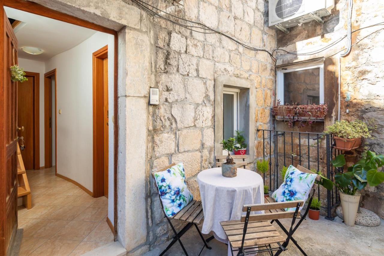 Central Alley Omiš Εξωτερικό φωτογραφία