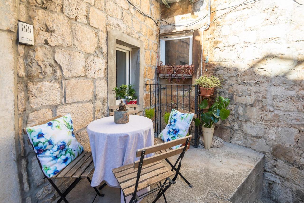 Central Alley Omiš Εξωτερικό φωτογραφία