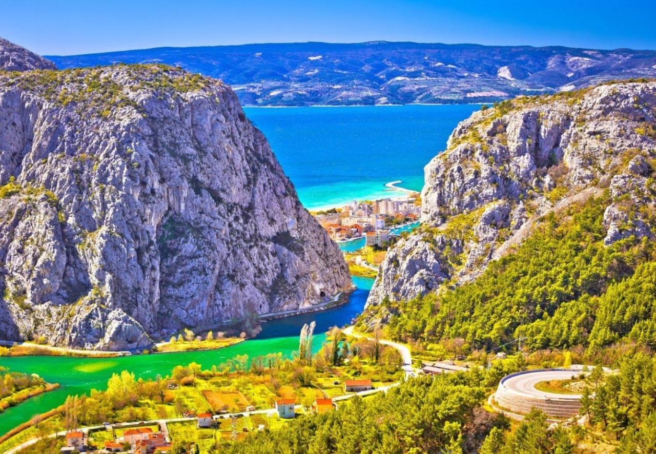 Central Alley Omiš Εξωτερικό φωτογραφία